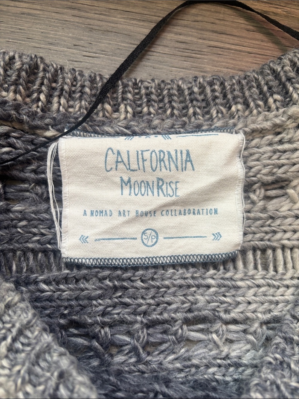 California Moonrise | Ombré Lightweight Oversized Knit Sweater Size Small - Picture 5 of 11